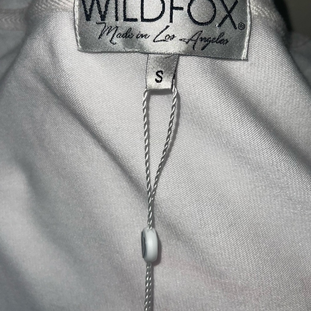 NWT Wildfox Women's White/Red Giftwrap
Bow Scoop Neck Holiday Sweater - Picture 5 of 8